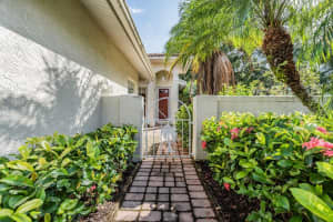 201 Auburn Woods Cir, Venice, FL 34292, Sold 10/08/21