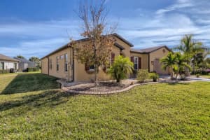 13313 Fawn Lily Dr, Riverview, FL 33579, Sold 04/12/22