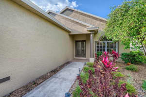 1216 Millbrook Cir, Bradenton, FL 34212, Sold 04/06/22