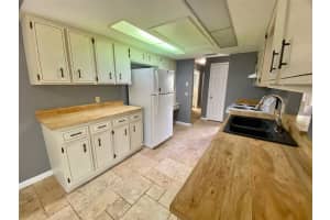 8090 RIVER COUNTRY DR, WEEKI WACHEE, FL 34607 Sold 08/15/22