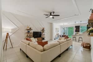 1346 E 10th St, Apopka, FL 32703, Sold 11/17/22
