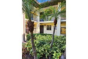 402 HAMMOCK PINE BOULEVARD, CLEARWATER, FL 33761 Sold 05/19/23