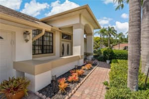572 Hollowtree Pl, Tarpon Springs, FL 34688, Sold 05/30/23