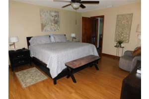 5897 SHADY BROOK WAY, SARASOTA, FL 34243 Sold 09/19/23