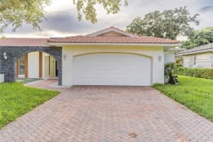 2057 ILLINOIS AVENUE, ST PETERSBURG, FL 33703 Sold 01/03/25