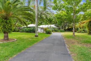 2170 BOW LANE, SAFETY HARBOR, FL 34695 Sold 03/31/25