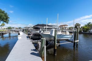 630 DRAKE LANE, DUNEDIN, FL 34698 Sold 10/24/24