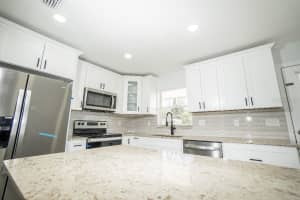 124 LAKEVIEW DRIVE, SAINT CLOUD, FL 34769 Sold 09/30/24