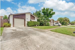 2110 KINGS CROSSING, WINTER HAVEN, FL 33880 Sold 11/20/24