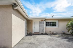 108 13TH PLACE, LANTANA, FL 33462 Sold 01/17/25