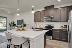 2917 GRAND KEMERTON PLACE, TAMPA, FL 33618 Sold 12/23/24