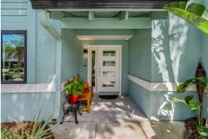 727 MERLINS COURT, TARPON SPRINGS, FL 34689 Sold 03/21/25