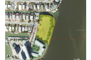 613 Palm Dr, NAPLES