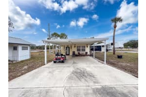 9321 Grizzly Bear Ln, WEEKI WACHEE
