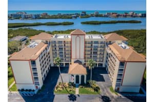 9000 Commodore Dr #302, SEMINOLE