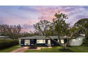 2719 40TH AVENUE, BRADENTON, FL 34205 Sold 04/30/25