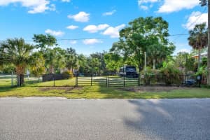 6220 ISLAND DRIVE, WEEKI WACHEE, FL 34607 Sold 05/13/25