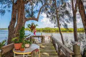 523 MIDWAY LANE, TARPON SPRINGS, FL 34689 Sold 06/09/25