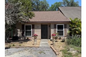 947 Village Dr, BROOKSVILLE