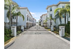 1340 Bayshore Blvd #411, DUNEDIN