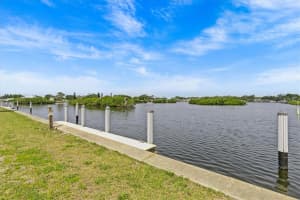 800 CHESAPEAKE DRIVE, TARPON SPRINGS, FL 34689 - MLS#MFRW7875316