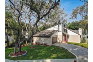 10910 WINTER OAK PLACE, TAMPA, FL 33618 Sold 08/13/25