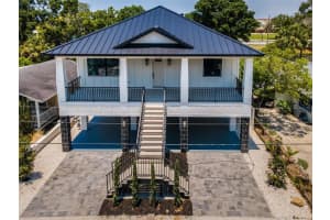 111 E Cedar St, TARPON SPRINGS