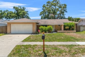 6656 Pinecrest Ln N, PINELLAS PARK