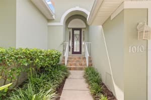 1010 TEAL POINTE, TARPON SPRINGS, FL 34689 Sold 10/17/25