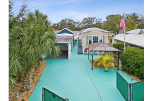 9379 Grizzly Bear Ln, WEEKI WACHEE