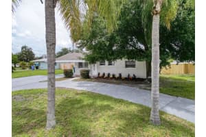6001 1ST STREET, ST PETERSBURG, FL 33703 - MLS#MFRW7877031