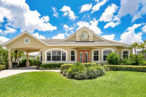 4716 Pinnacle Dr, BRADENTON