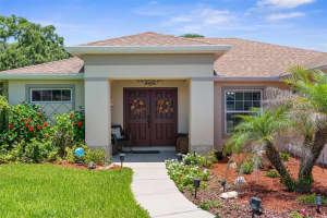 9863 Deer St, SPRING HILL