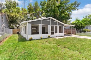 207 DIXIE HIGHWAY, AUBURNDALE, FL 33823 Sold 08/18/25