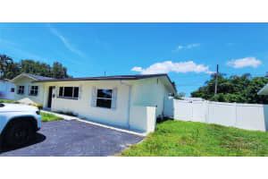 3615 SEAROBIN DRIVE, ST PETERSBURG, FL 33705 - MLS#MFRW7877304