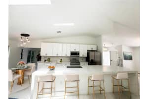 1658 RIDGEWOOD LANE, SARASOTA, FL 34231 - MLS#MFRW7877383