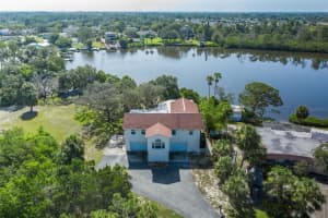 2020 Cove Ct, HOLIDAY