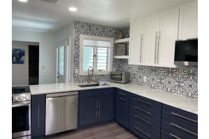 1005 LAKE AVOCA PLACE, TARPON SPRINGS, FL 34689 Sold 08/29/25