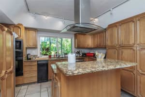 1065 SABLE COURT, ST PETERSBURG, FL 33702 - MLS#MFRW7878146