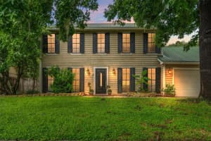 16502 E Course Dr, TAMPA