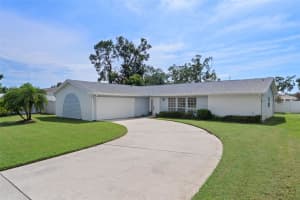 8906 124th St N, SEMINOLE