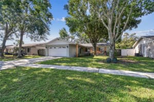 8104 Candlewoode Dr, LARGO