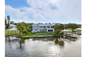 2435 N Watersedge Dr, CRYSTAL RIVER