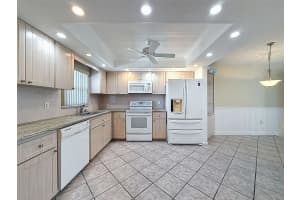 4550 COVE CIRCLE, ST PETERSBURG, FL 33708 - MLS#MFRW7878989
