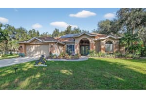 28751 Walker Dr, WESLEY CHAPEL