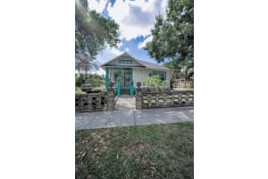 39 PARK STREET, TARPON SPRINGS, FL 34689 - MLS#MFRW7880043