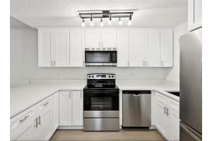 1524 LAKEVIEW ROAD, CLEARWATER, FL 33756 - MLS#MFRW7880356