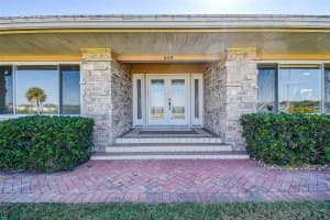 809 WHITCOMB BOULEVARD, TARPON SPRINGS, FL 34689 - MLS#MFRW7880924