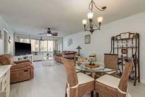 19029 US HIGHWAY 19 N #6-7, CLEARWATER, FL 33764 - MLS#MFRW7881100