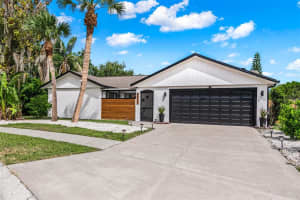 2911 WOODPINE COURT, SARASOTA, FL 34231 - MLS#MFRW7881796